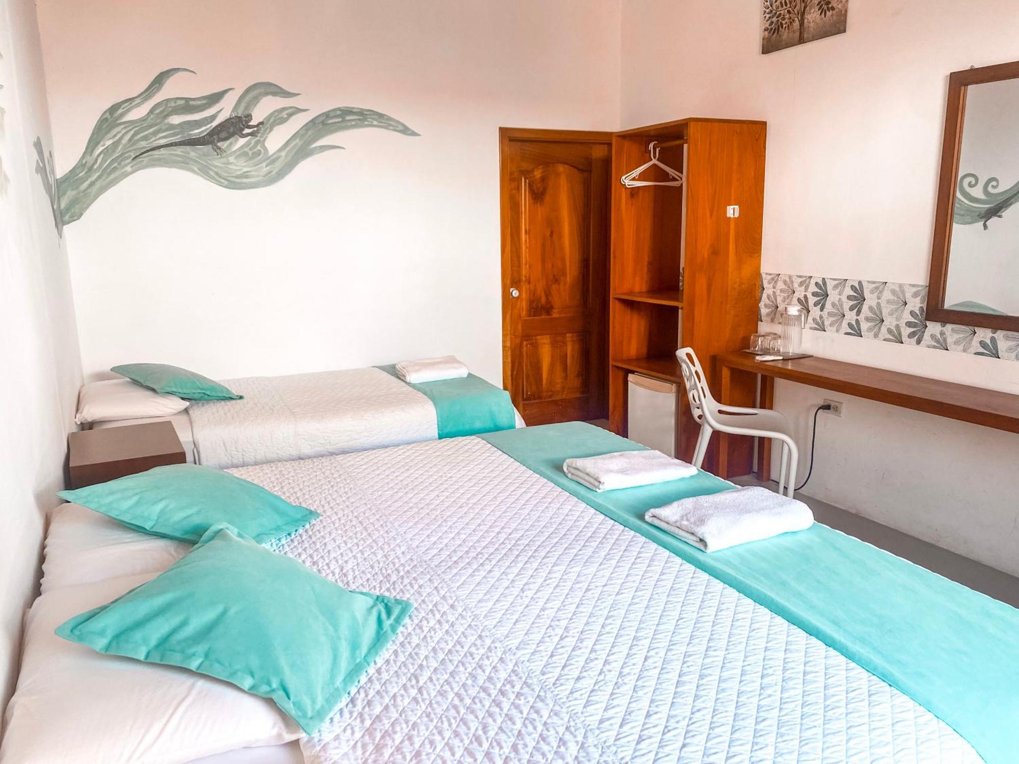 Hotel Coral Blanco With High Speed Internet Starlink And Galapagos Tour Operator Puerto Villamil Kültér fotó