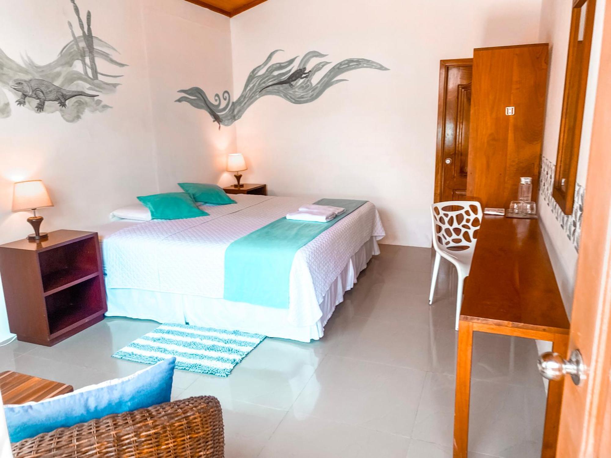 Hotel Coral Blanco With High Speed Internet Starlink And Galapagos Tour Operator Puerto Villamil Kültér fotó