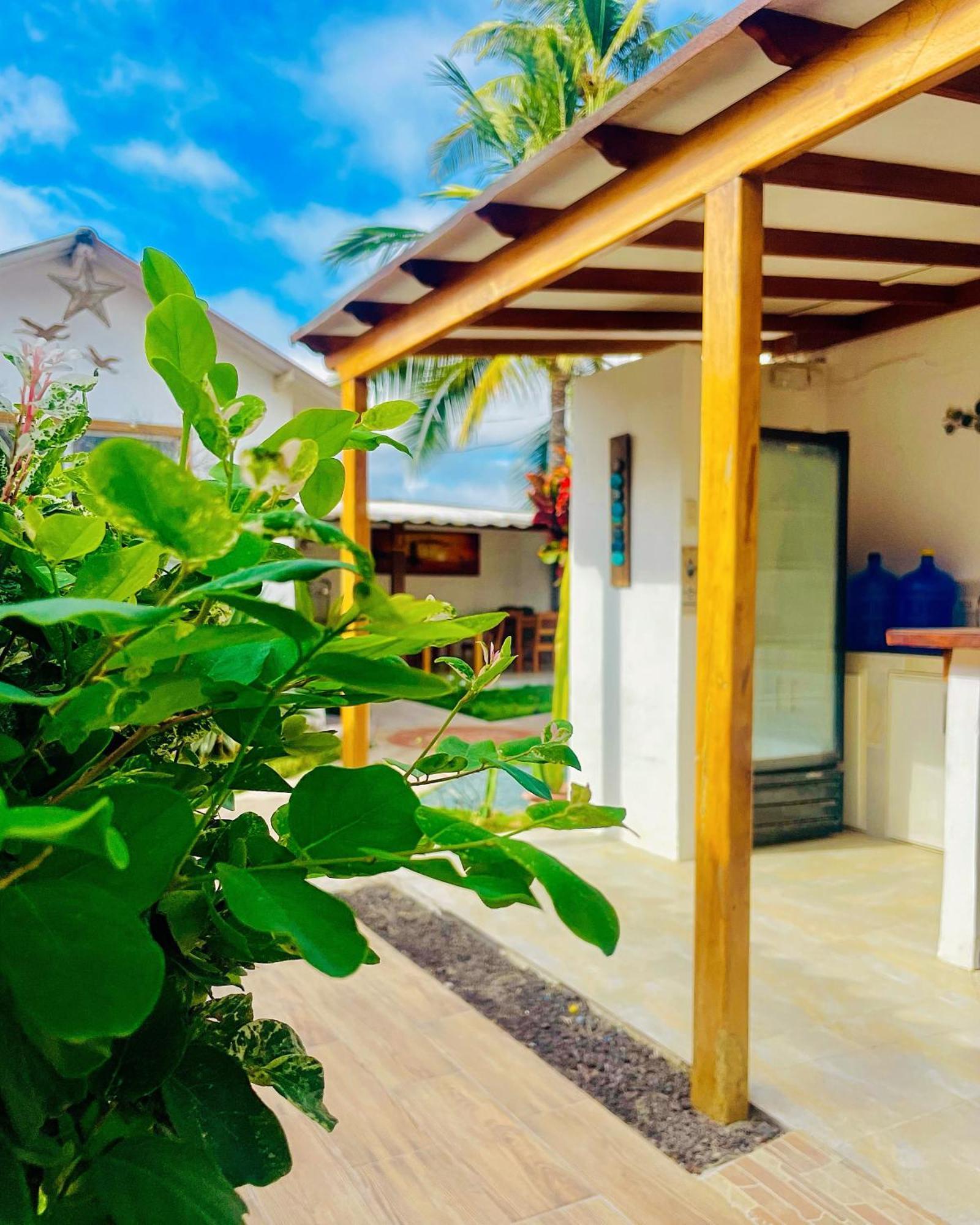 Hotel Coral Blanco With High Speed Internet Starlink And Galapagos Tour Operator Puerto Villamil Kültér fotó