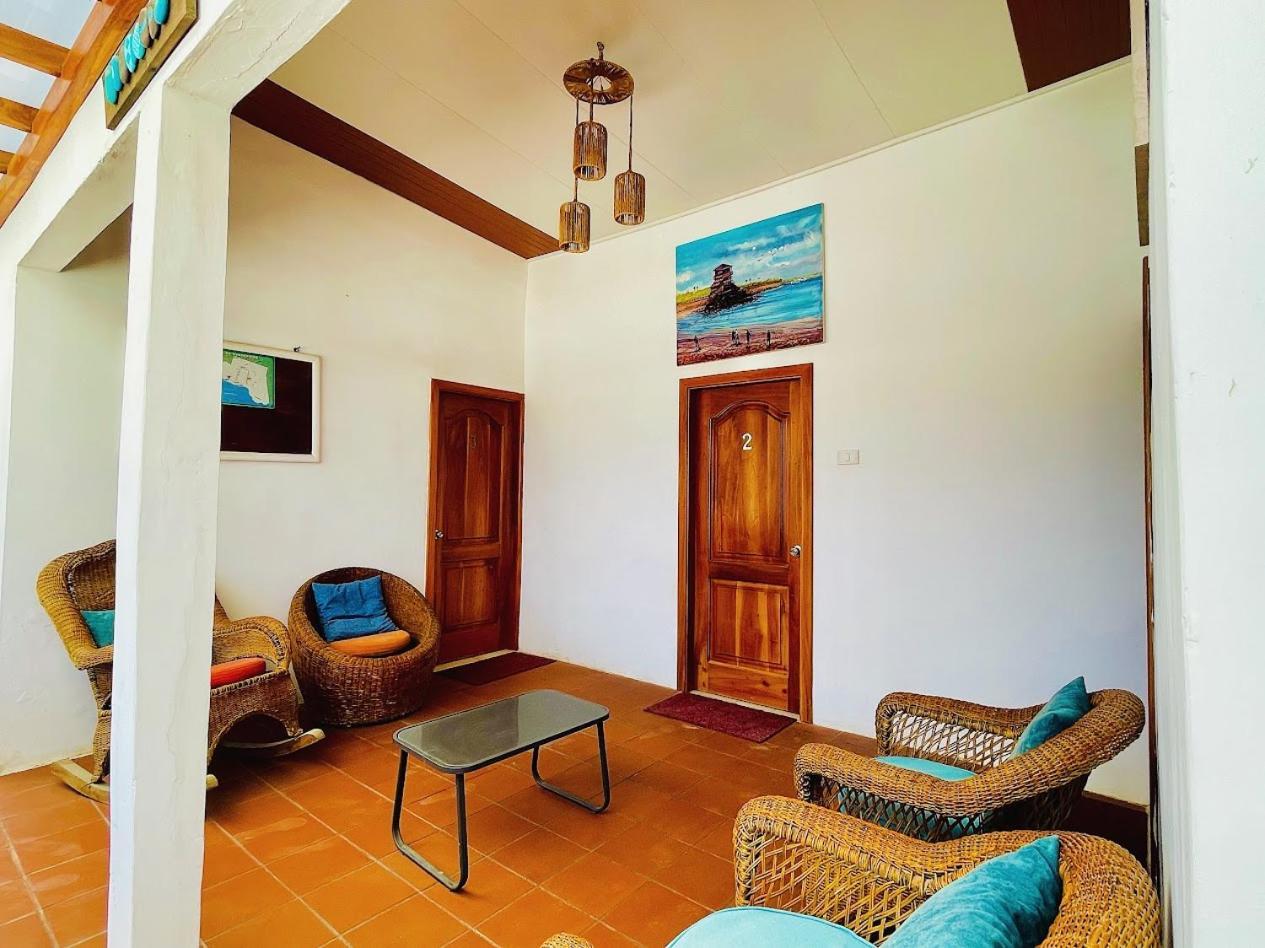 Hotel Coral Blanco With High Speed Internet Starlink And Galapagos Tour Operator Puerto Villamil Kültér fotó